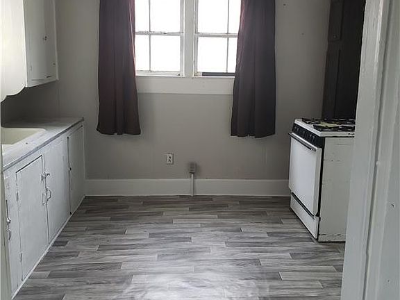 4th image of 515 Madeline Ave