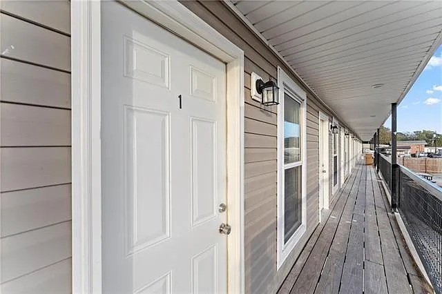 Building Photo - 103 N Scanlan St #11
