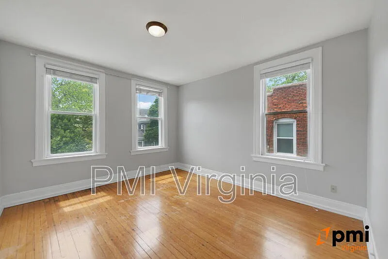 2 bed, 1.0 bath, 900 sqft, $1,700 — Photo 2