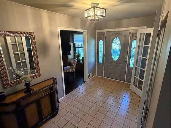 2nd image of 61 Heather Hill Ln