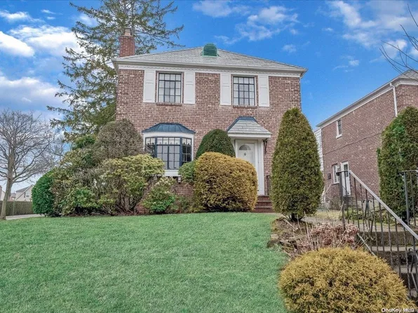 75-03 182nd Street, Fresh Meadows, NY 11366