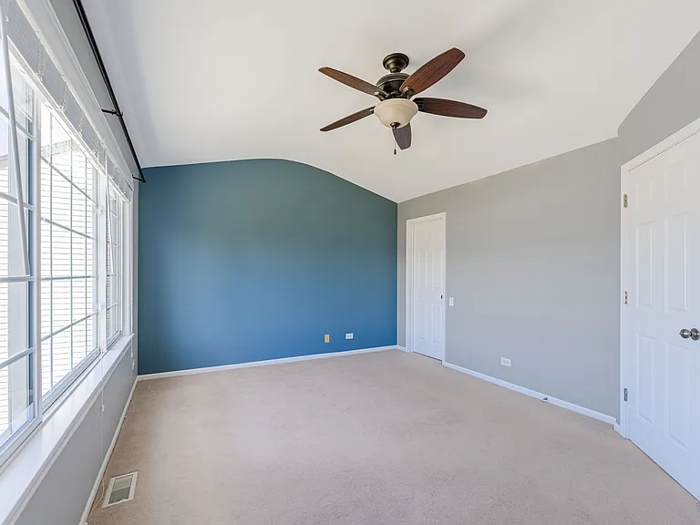 1371 E Braymore Cir — Photo 17
