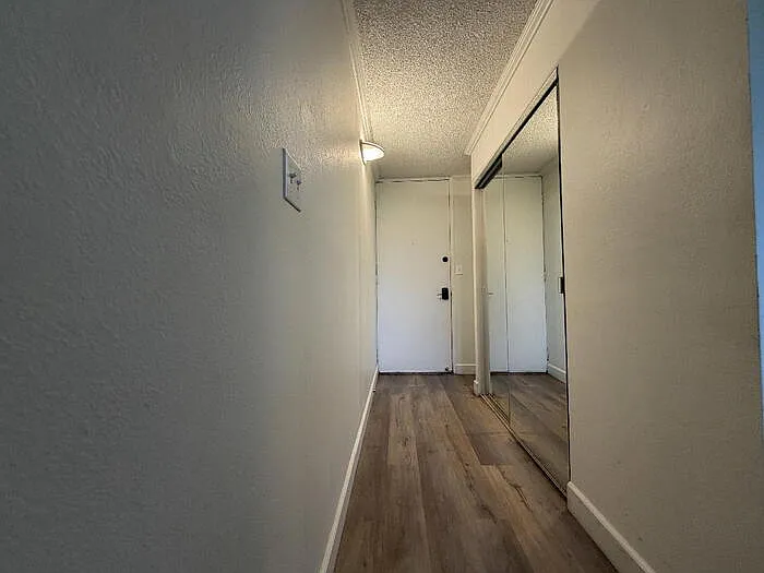 Studio, 1.0 bath, $1,575 — Photo 4