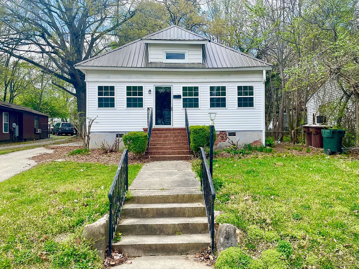 Building Photo - 1004 Highland Ave