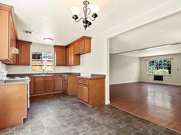 5th image of 1509 Mount Whitney Dr