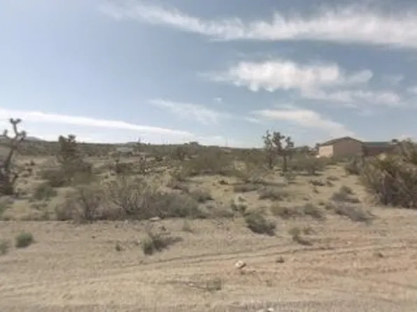 600 Queen Tut Dr, Meadview, AZ 86444