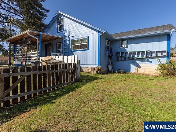 2nd image of 2225 SW Fairview Ave