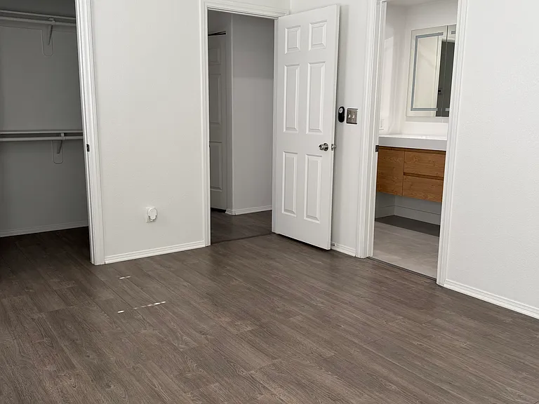 8109 Chambersberg St — Photo 11