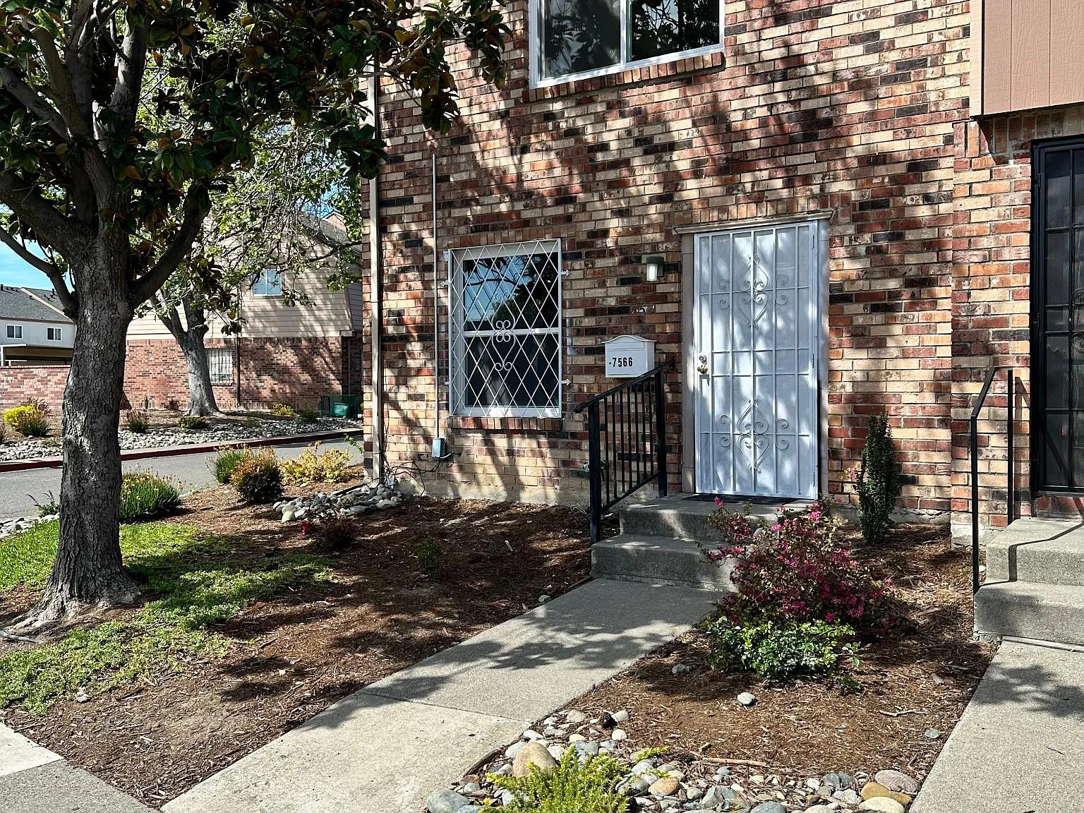7566 Phoenix Park Dr — Photo 1