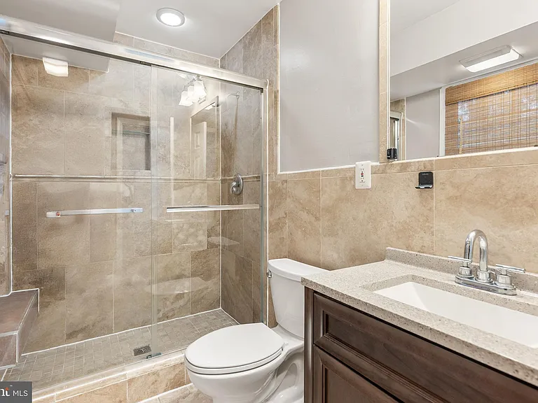 6711 Doane Ave — Photo 15