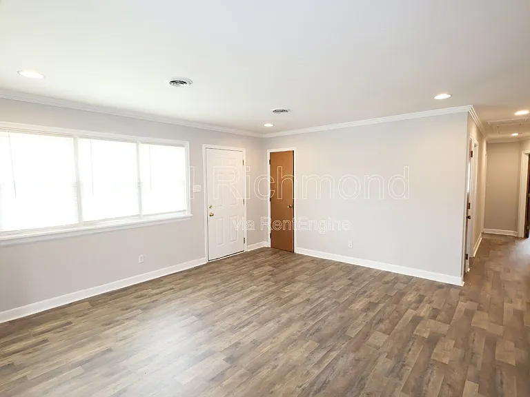 5601 Eunice Dr — Photo 8