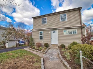 612 Earl Ave, Bridgeport, CT 06606