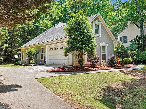 3rd image of 105 Holly Ridge Rd