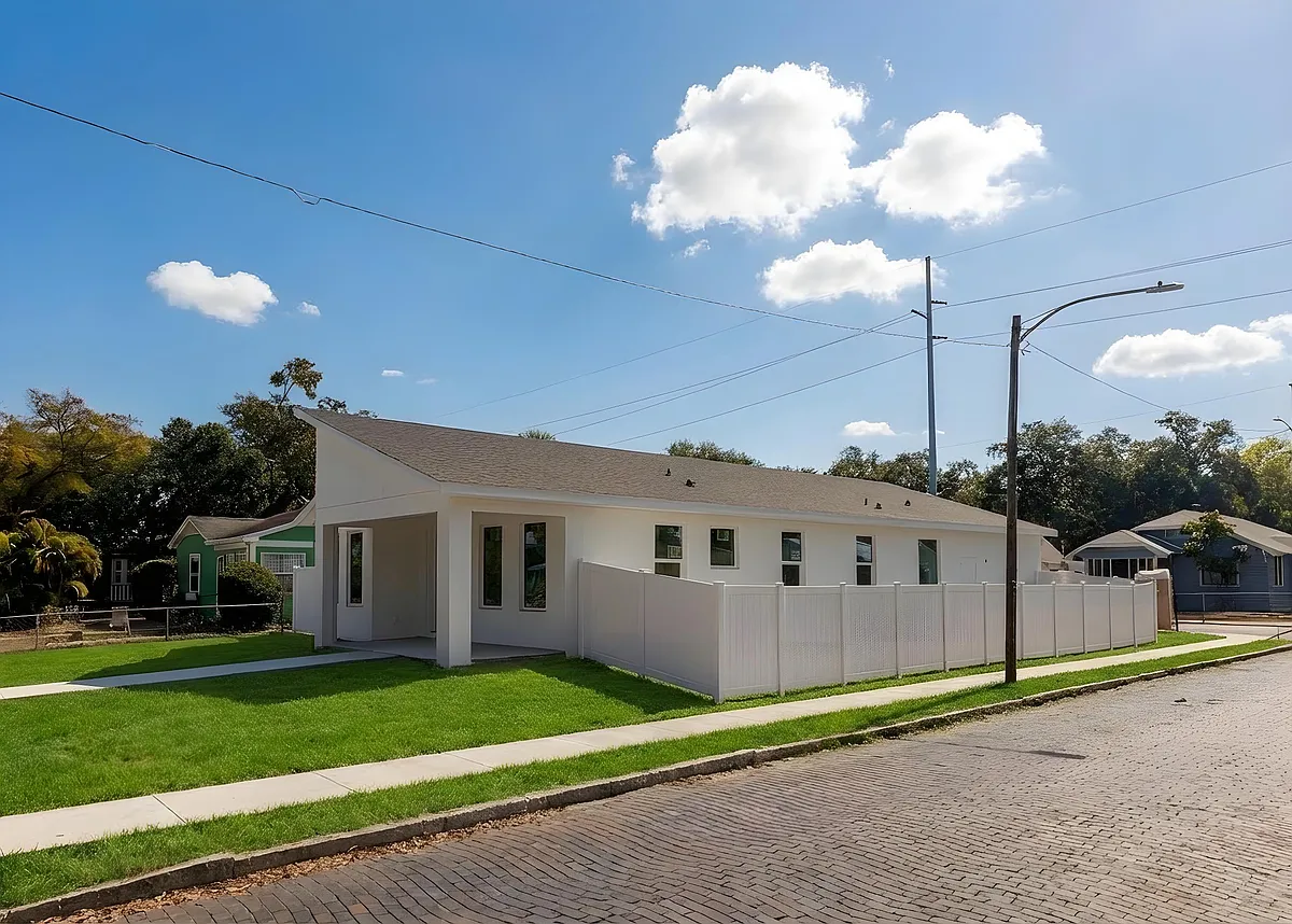 Building Photo - 1347 14th Ave S