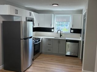 160 Riviera Dr, Agawam, MA 01001