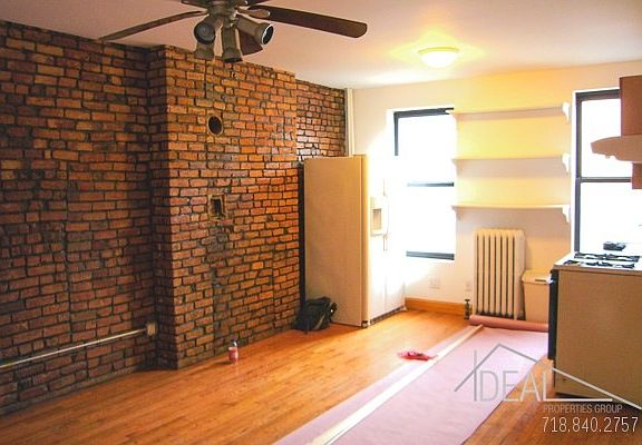 4th image of 84 Hoyt St