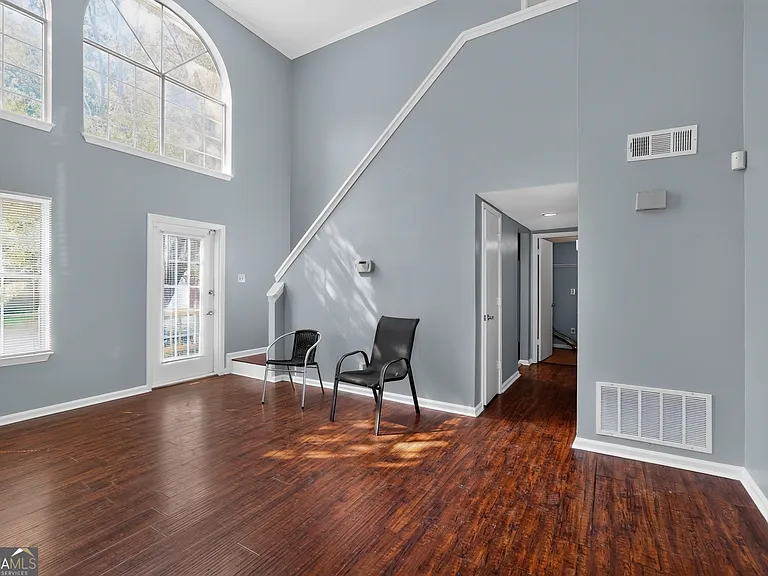 1024 Wiltshire Way — Photo 10
