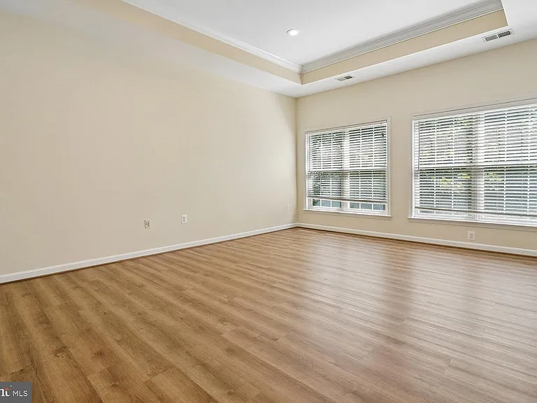 9059 Galvin Ln — Photo 35