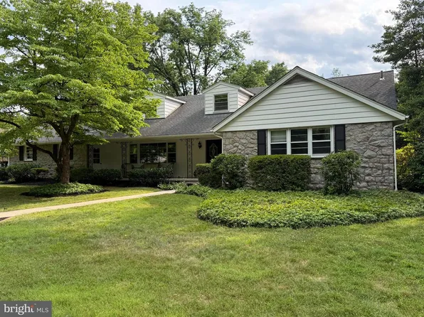 1202 Old Mill Rd, Wyomissing, PA 19610