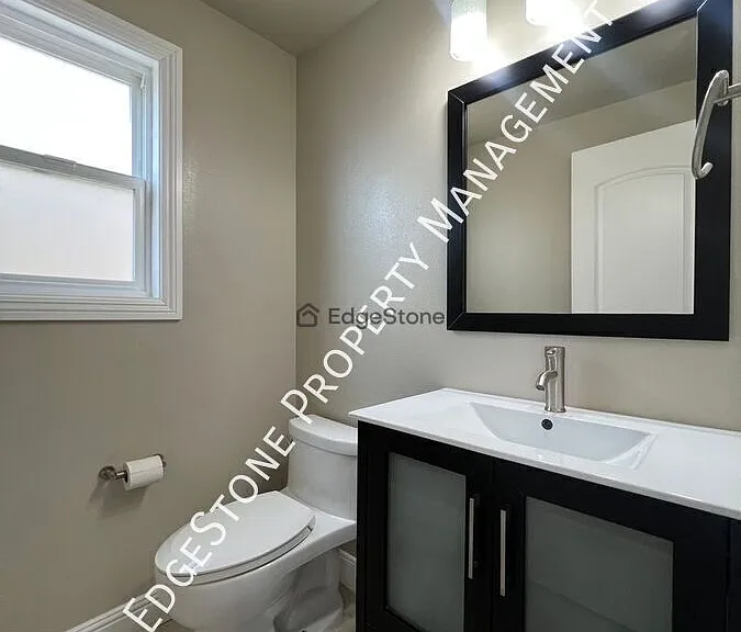 134 S Broadway #A — Photo 3