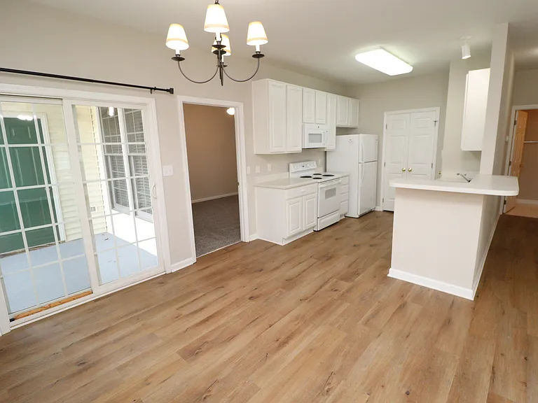 2812 Kudrow Ln — Photo 6