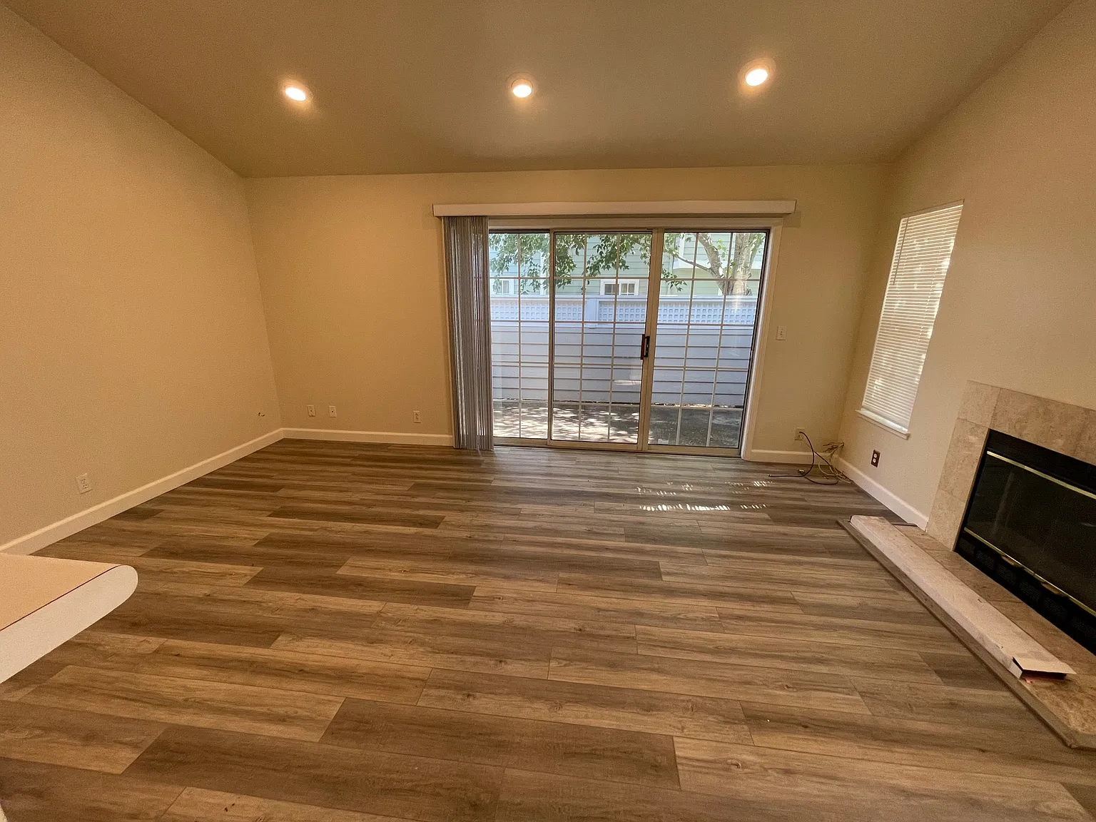 3 bed, 2.5 bath, 1450 sqft, $3,000 — Photo 3