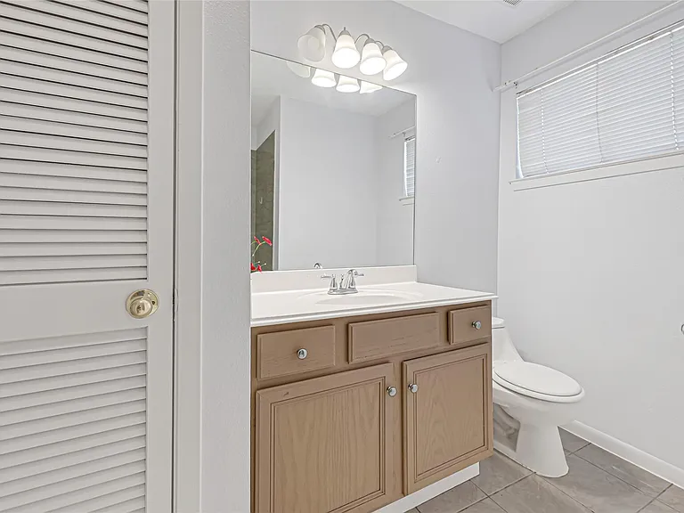 3816 Newton Dr — Photo 17