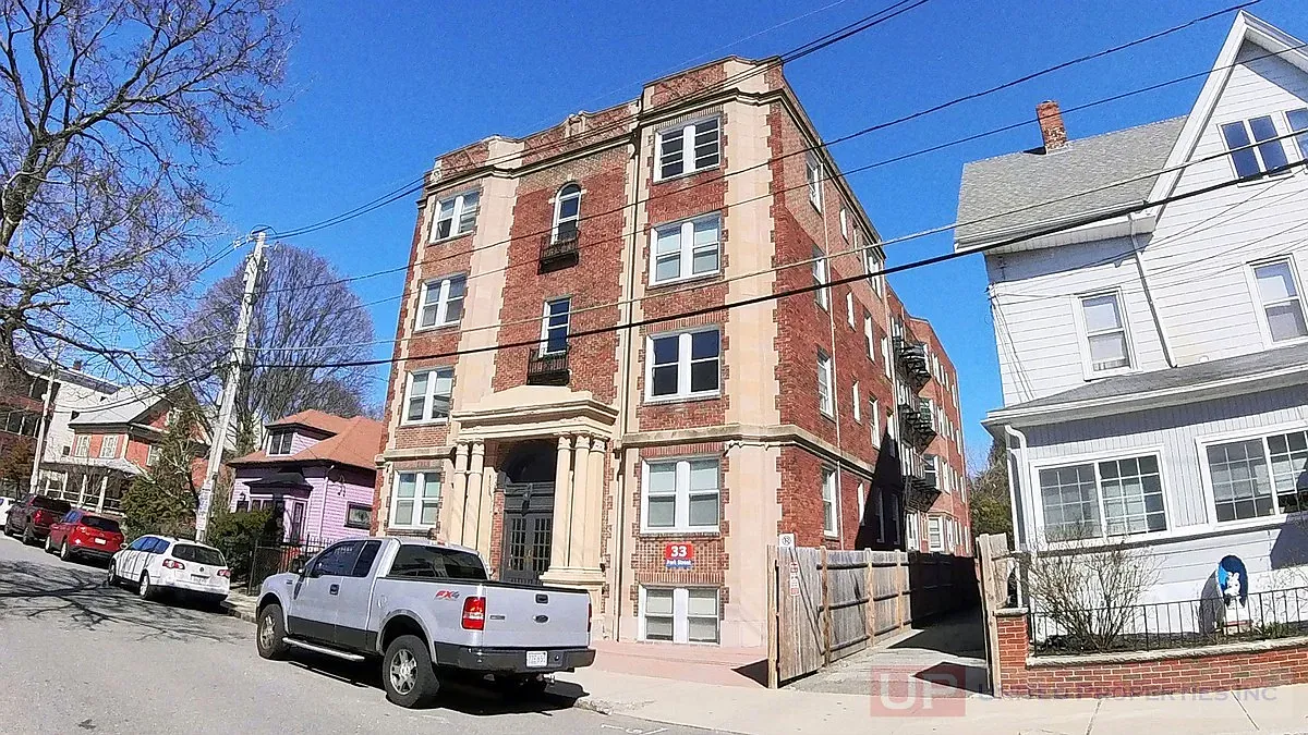 33 park — Photo 1