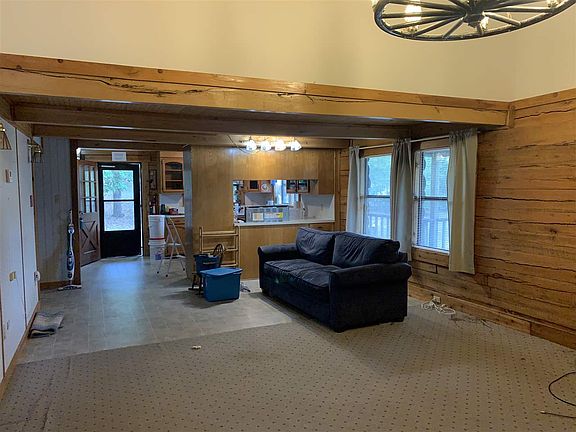 3rd image of 288 Elaine Dr