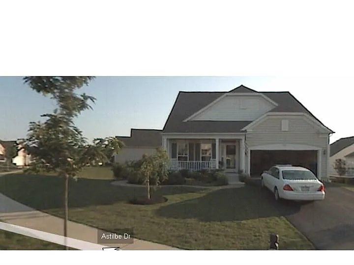 303 Astilbe Dr photo 1