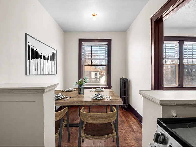 Mavor Apartments — Photo 3
