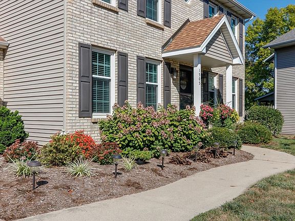 2nd image of 1505 Paddington Dr