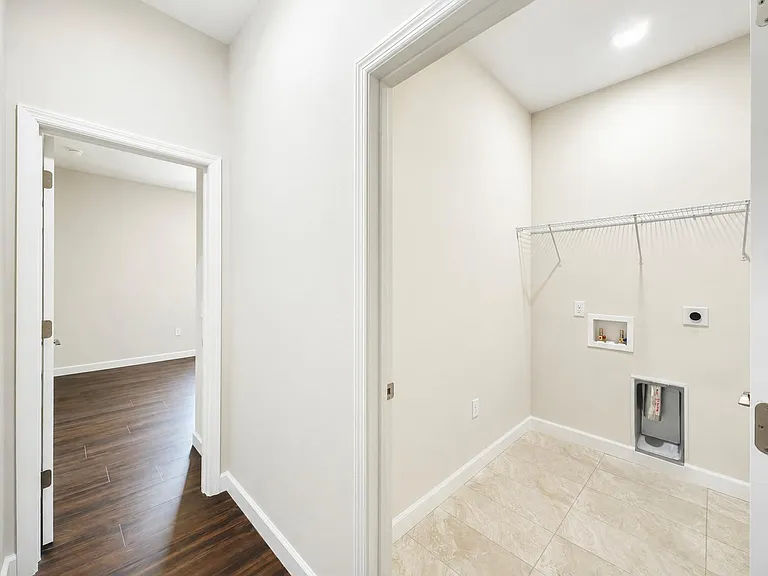 2540 NW 2nd St #102 — Photo 14