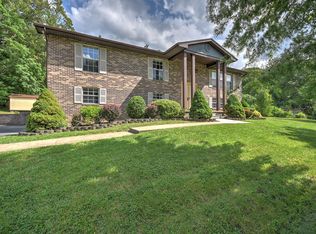 305 Oak Hills Pkwy, Greeneville, TN 37743