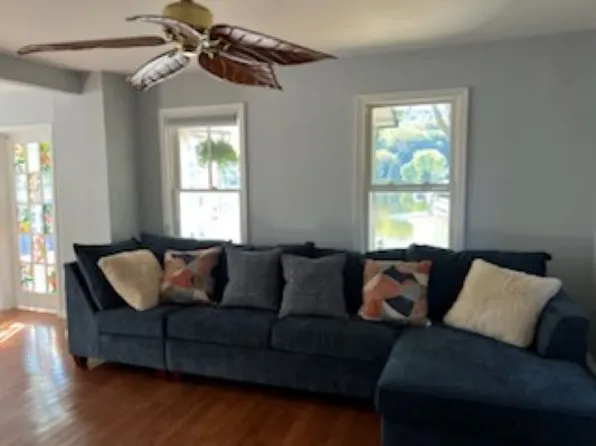 (undisclosed Address), Long Beach, NY 11561