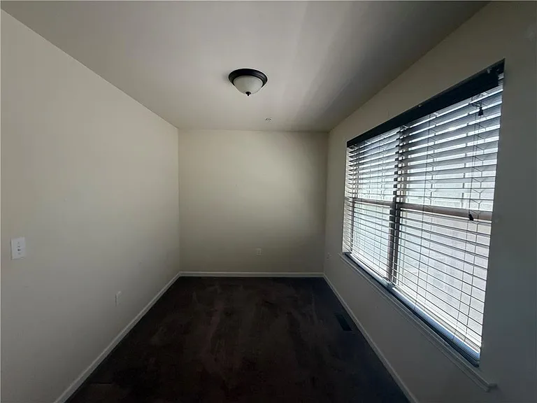 653 Linden St — Photo 8