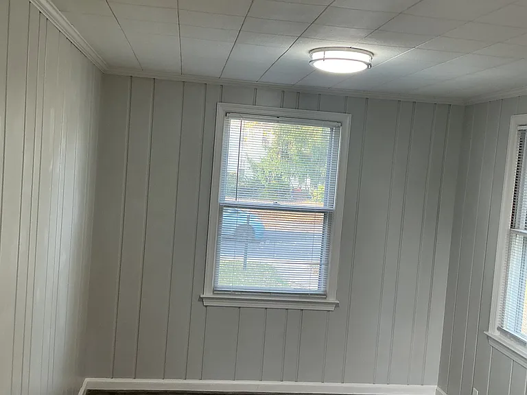 105 Russell Ave — Photo 1