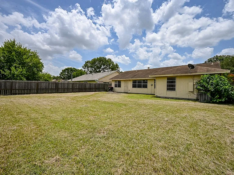 2667 Grand Canyon Dr — Photo 31