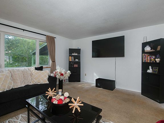 4th image of 2114 Eagan Ave