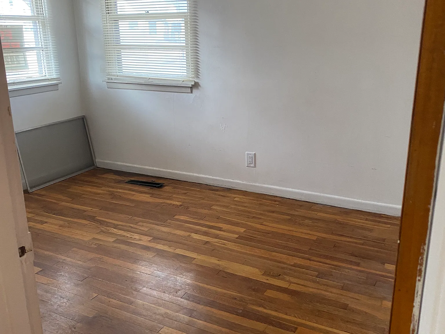 2 bed, 750 sqft, $995 — Photo 3