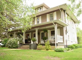 1012 Iwv Rd SW, Oxford, IA 52322