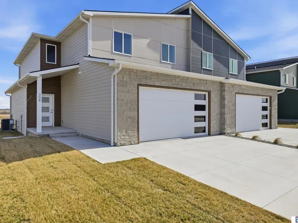 304 N 105th St, Lincoln, NE 68527