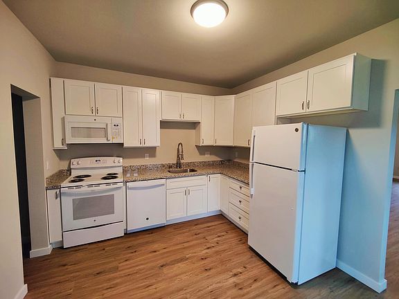 Full kitchen with all new cabinets and appliances, granite countertops