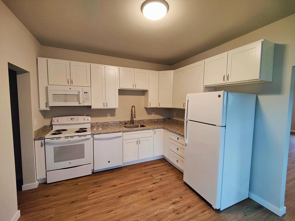 Full kitchen with all new cabinets and appliances, granite countertops