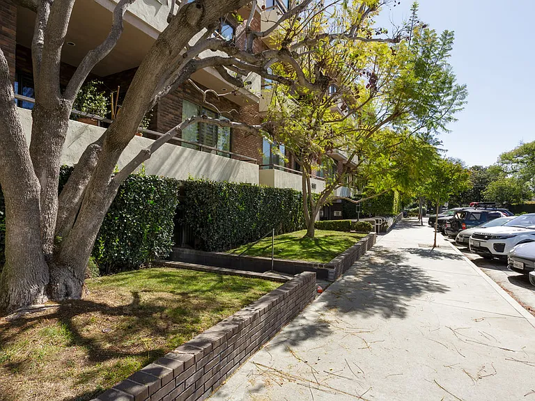 1880 Veteran Ave #211 — Photo 27