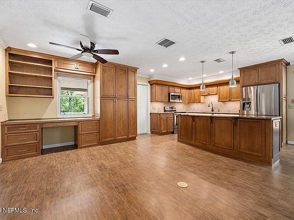 4th image of 1358 LAKEWOOD Drive