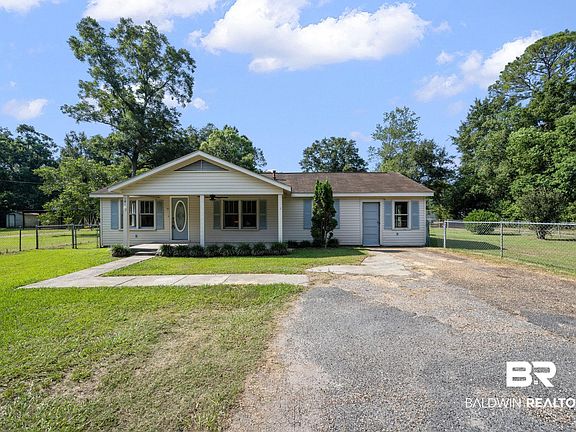 2nd image of 107 W Mango St