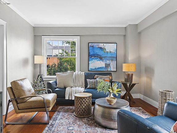 2nd image of 1005 SW Park Ave Unit 406