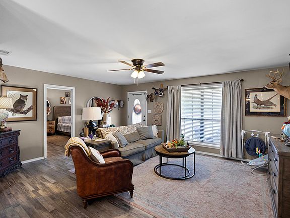 5th image of 2111 S Ithaca Ave