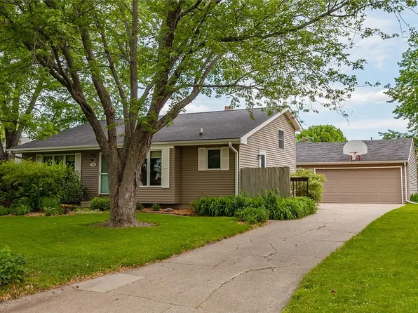 705 NW Chapel Dr, Ankeny, IA 50023